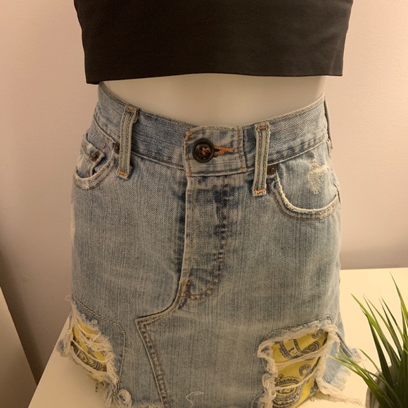 Levis jean skirt